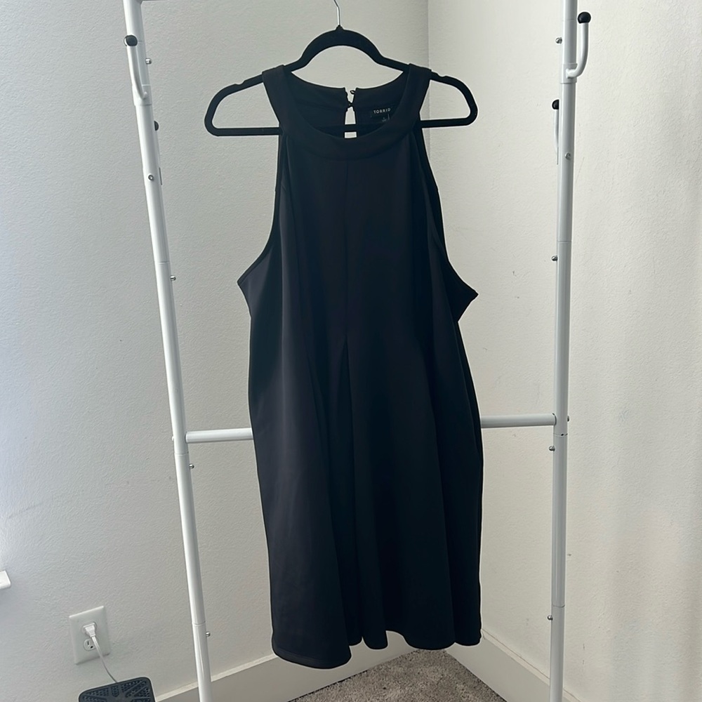 Torrid sleeveless bottom flare dress size 4